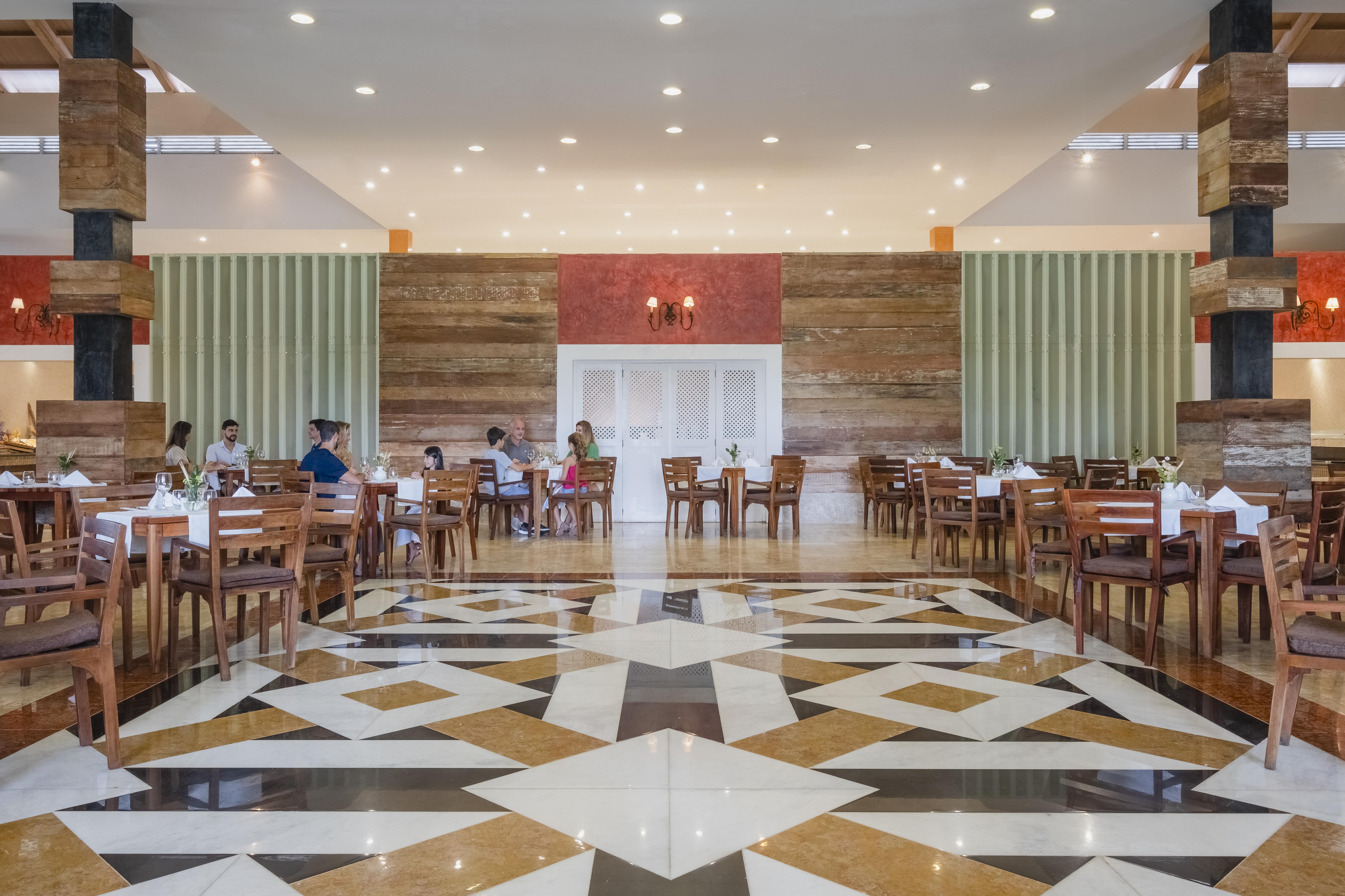 Iberostar Waves Bahia Hotel Praia do Forte Exterior photo The restaurant